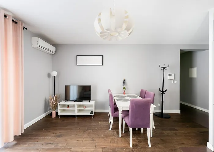 Lubicz Urban Haven Apartment